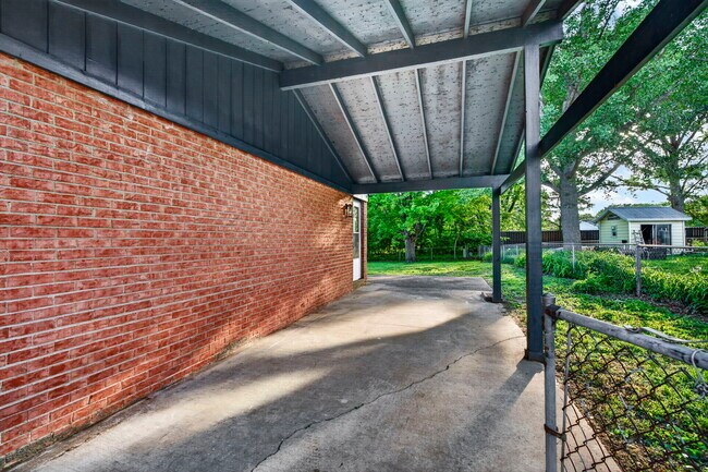Building Photo - 2246 Bensonhurst Dr