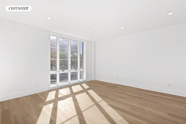 Foto del edificio - 2490 3rd Ave.