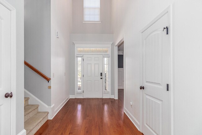 Foto del edificio - 4025-4025 Stowe Dr