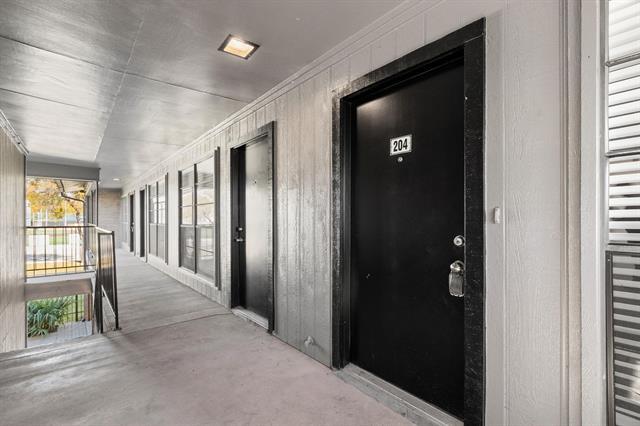 Foto del edificio - 320 E 4th St