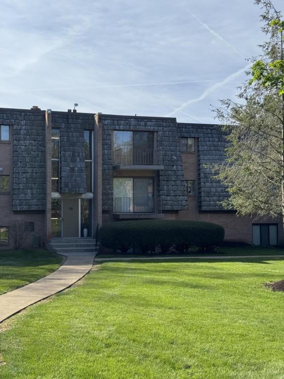 Foto del edificio - 1632 Forest Green Dr