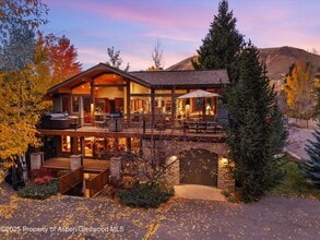 Building Photo - 315 S 1st St