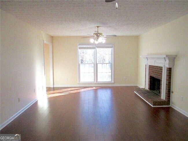 Building Photo - 3040 Oak Meadow Dr