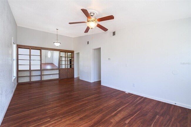 Foto del edificio - 396 S Chaucer Ln