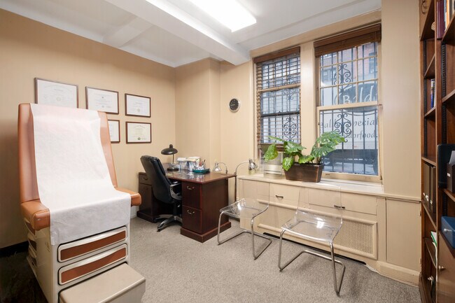 Foto del edificio - 116 E 63rd St