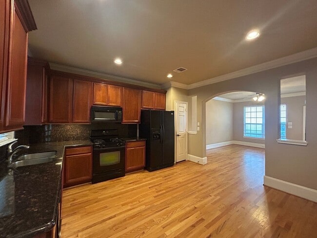 Building Photo - 1724 Aden Mist Dr