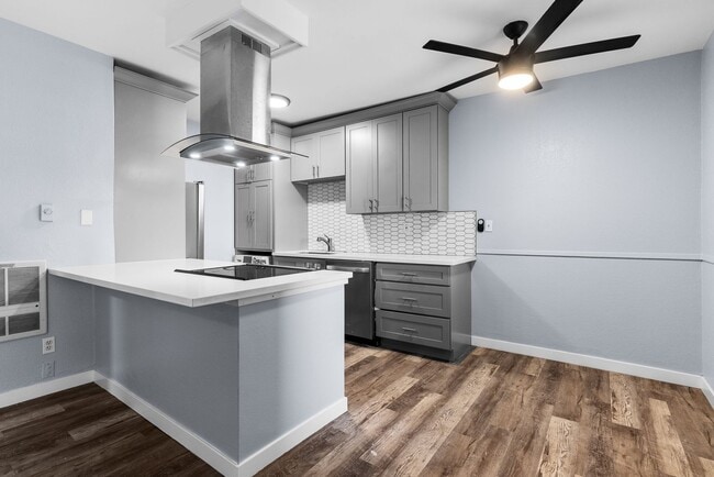 Building Photo - 927 Daisy Ave