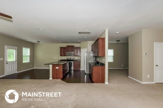 Foto del edificio - 8727 Balsam Bay Rd