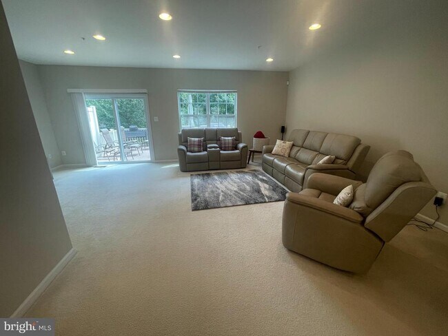 Building Photo - 6782 Green Mill Way