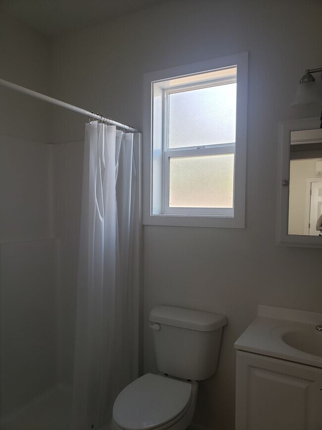 Foto del edificio - Newer 1 bedroom, 1 bath house in Ashland!!