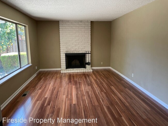 Building Photo - 2 br, 2 bath House - 2278 Cherry Ave