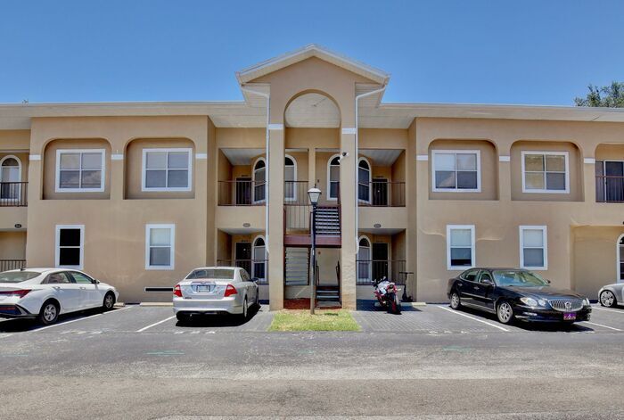 Foto principal - Spacious 3/2 Condo with a Cover Patio Area in the Desirable Palm Villas - Kissimmee!