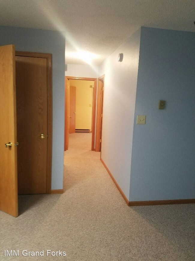 Building Photo - 3 br, 2 bath House - 2247 Springbrook Ct.