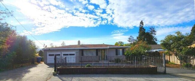 Building Photo - 14345 Capri Dr