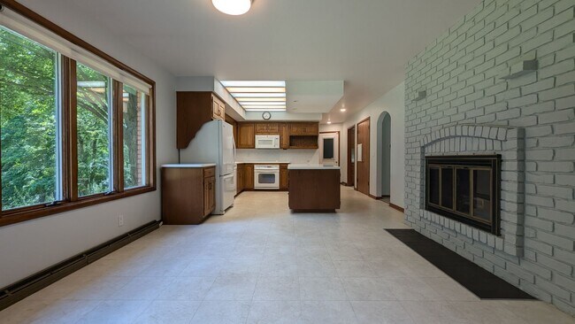 Foto del edificio - 7907 W R Ave