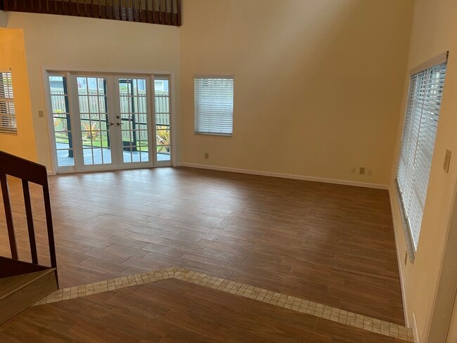 Building Photo - 6546 Windsor Dr