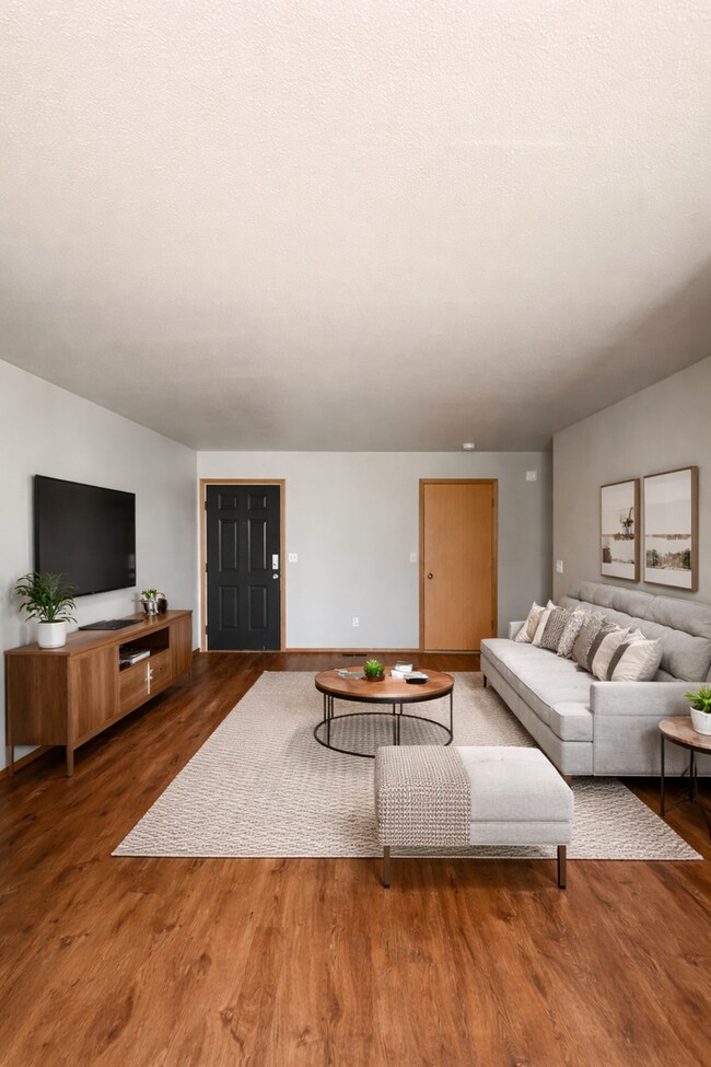 Building Photo - 3413 Cascade Loop