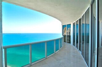Building Photo - 17201 Collins Ave