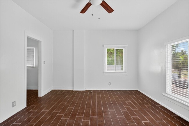 Building Photo - 1424 Chestnut Ave