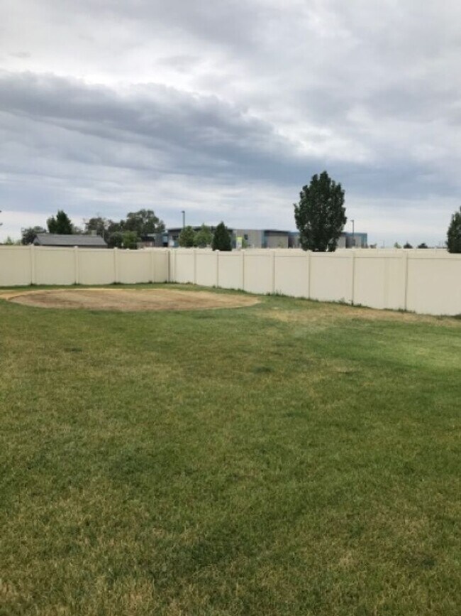 Building Photo - 788 Pronghorn Dr