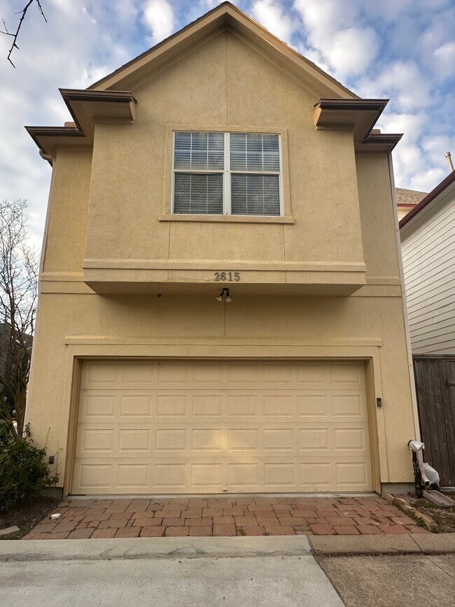 Foto del edificio - 2615 Starboard Point Dr