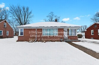 Building Photo - 11687 Royal Grand Ave