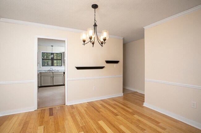 Foto del edificio - 3 bedroom, 2.5 bath townhome in GREAT Durh...