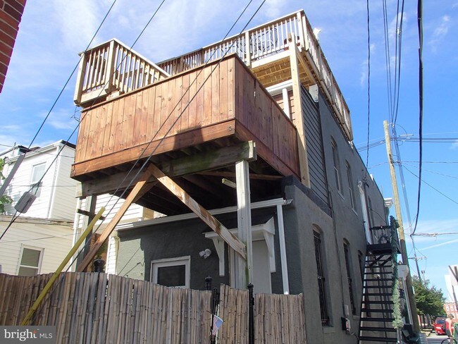 Building Photo - 1401 Riverside Ave