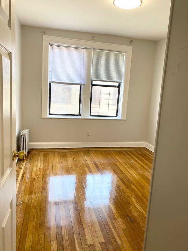 Building Photo - 5307 Palisade Ave