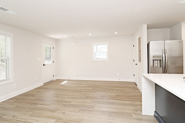 Foto del edificio - Pet-Friendly Apartment Near Crozet Park