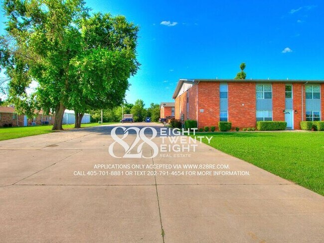 Foto del edificio - COMING SOON! West Oaks 2 Bed/1 Bath Second Floor Apt in Newcastle!