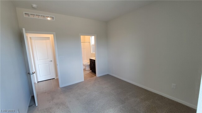 Foto del edificio - 2874 Sweeping Palm Rd