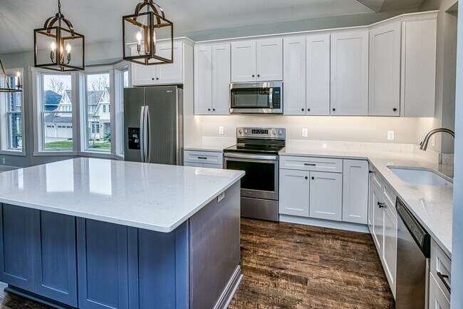 Foto del edificio - 5295 Upland Ln N