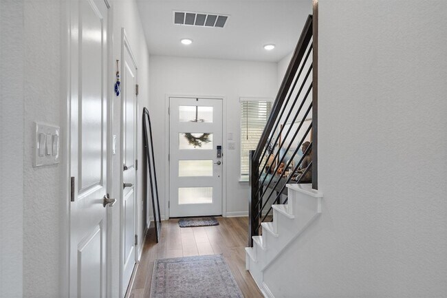 Building Photo - 1617 Purple Martin Dr