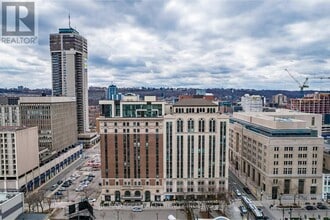 Building Photo - 112 King St E
