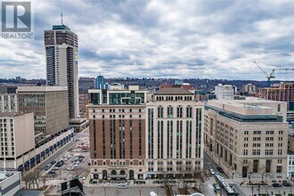 Building Photo - 112 King St E