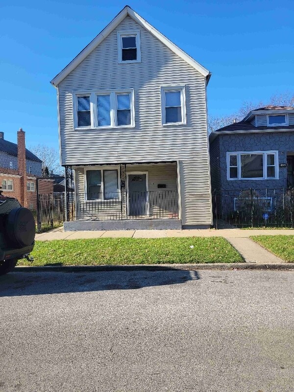 Primary Photo - 8436 S Exchange Ave