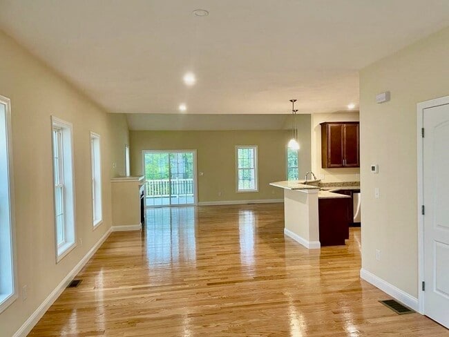 Building Photo - 64 Tea Party Dr