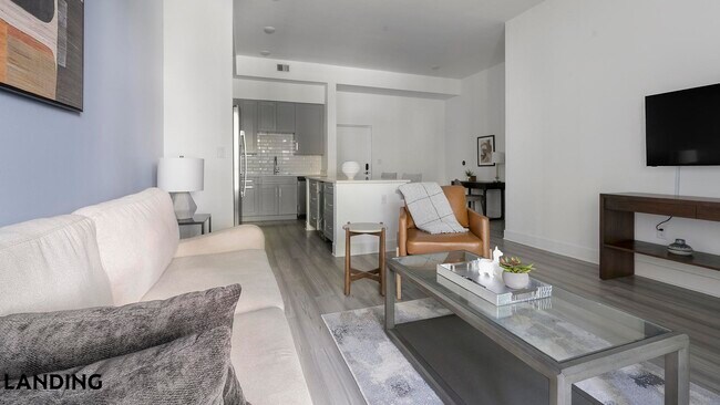 Foto del edificio - 2250 McGregor Blvd