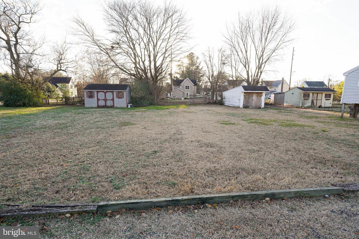 210 E Lillian St Unit B, Hebron, MD 21830 Apartment for Rent in