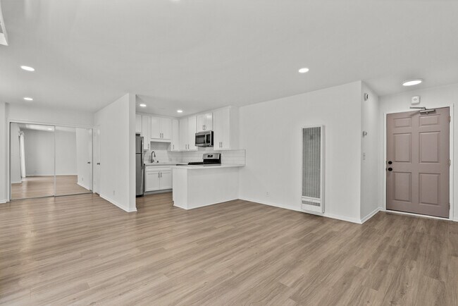 Foto del edificio - 15286 Sutton St