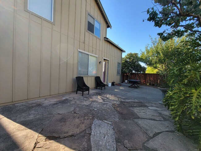 Foto del edificio - 3973 Louis Krohn Dr