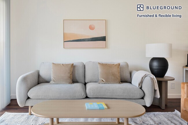 Foto del edificio - 20800 Homestead Rd