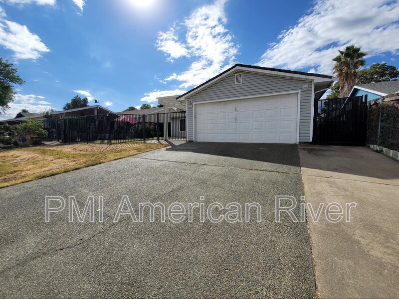Primary Photo - 8053 Ravencrest Way