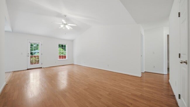 Building Photo - 3 bedroom East Brainerd Home!