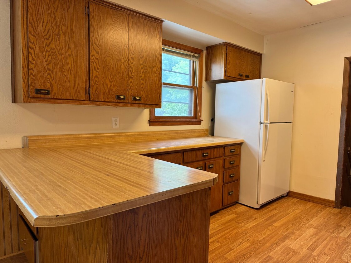 Primary Photo - 5 Bedroom 3 bath - North Fargo