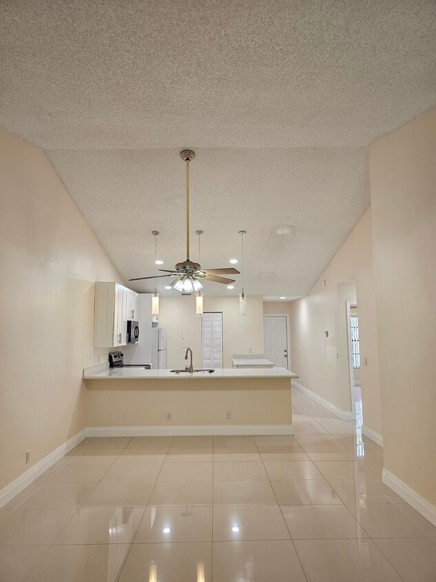 Primary Photo - 480 Hardwood Pl