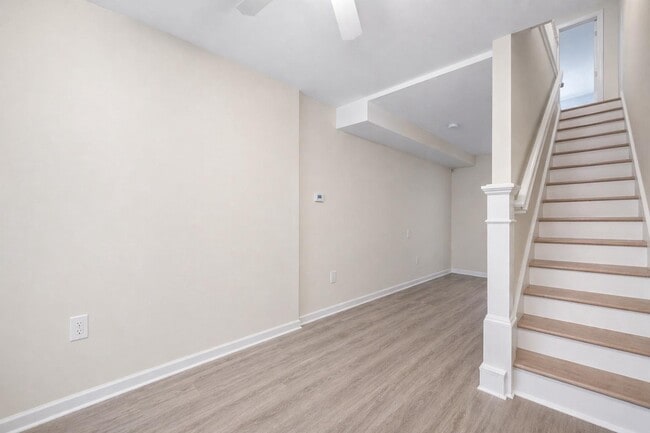 Foto del edificio - 1359 Crease St