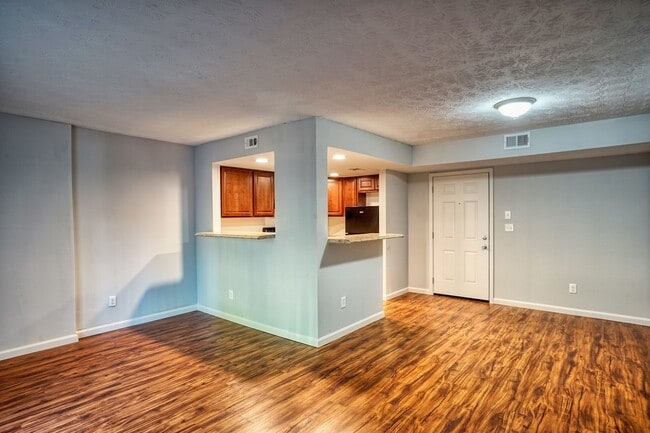 Interior Photo - Oak Creek Apartments