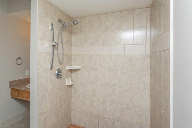 Foto del edificio - 14206 Webster Dr